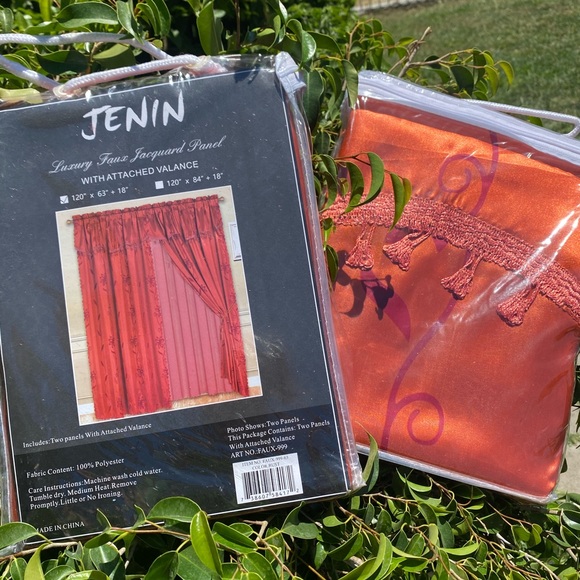 Window curtains - Picture 2 of 2